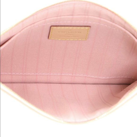 Louis Vuitton wristlet - Picture 5 of 5